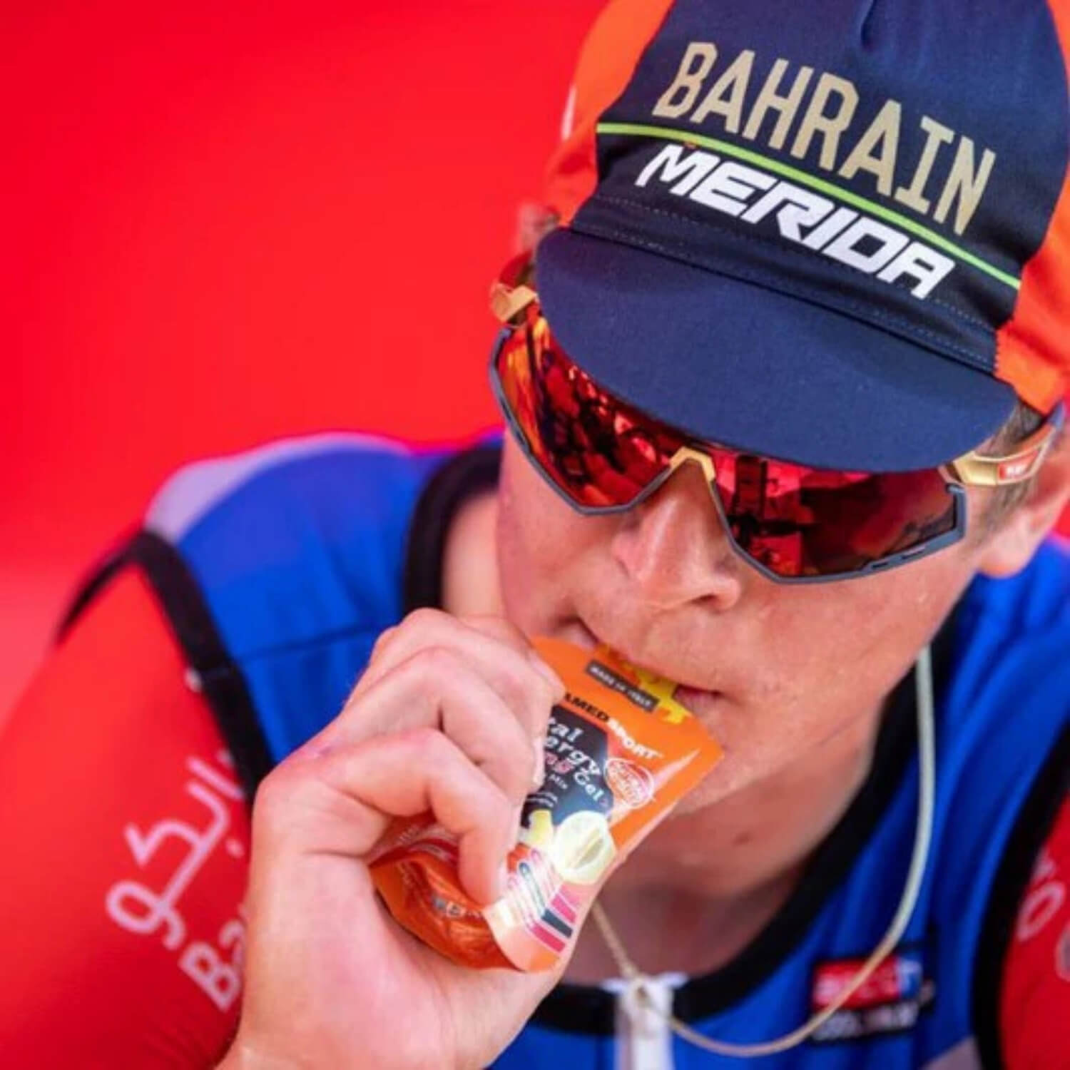 NAMEDSPORT Total Energy Strong Gel - energetický gel pro cyklisty a běžce